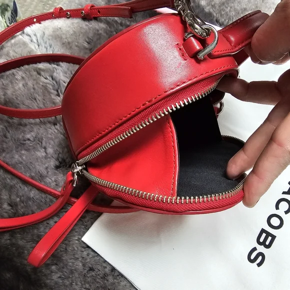Marc Jacobs Heart Shaped purse - Picture 5 of 16